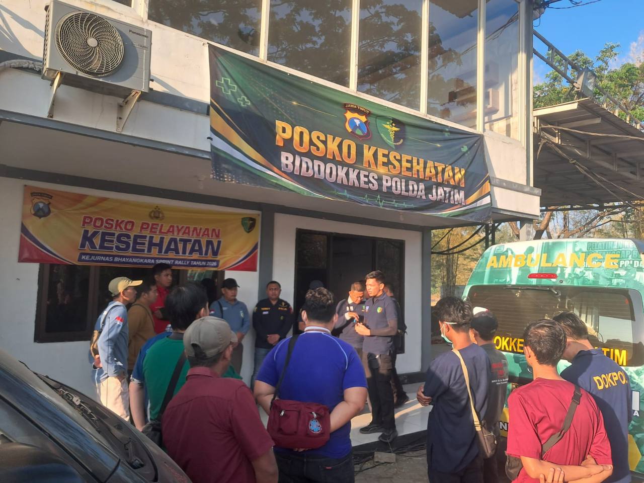 Dukung Kejurnas Bhayangkara Sprint Rally 2026, Tim Dokpol RS Bhayangkara Lumajang Gelar Layanan Mini ICU Statis di Pasuruan