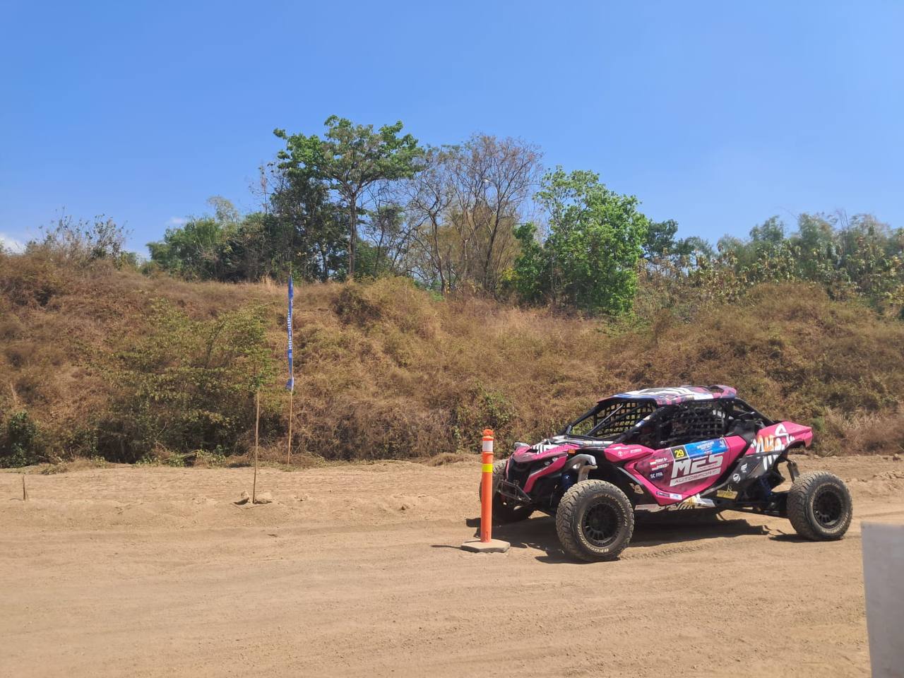 Dukung Kejurnas Bhayangkara Sprint Rally 2026, Tim Dokpol RS Bhayangkara Lumajang Gelar Layanan Mini ICU Statis di Pasuruan