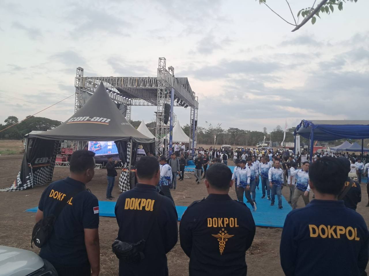 Dukung Kejurnas Bhayangkara Sprint Rally 2026, Tim Dokpol RS Bhayangkara Lumajang Gelar Layanan Mini ICU Statis di Pasuruan