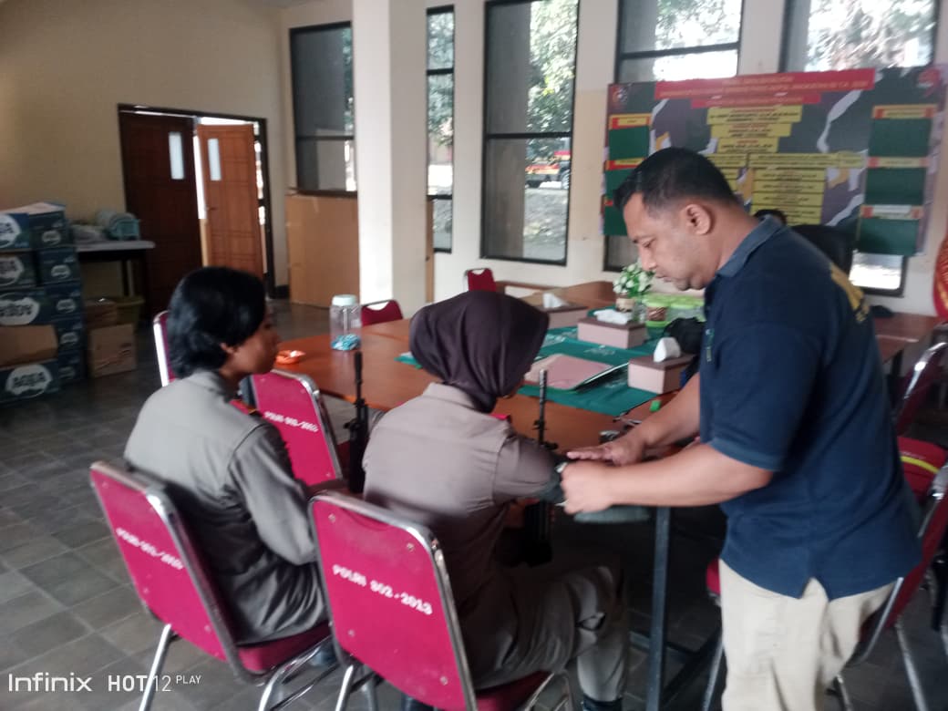 Kawal Fisik dan Kesehatan Pasis Akpol Angkatan 58, Tim Keslap RS Bhayangkara Lumajang Siaga Penuh di Pusdik Brimob